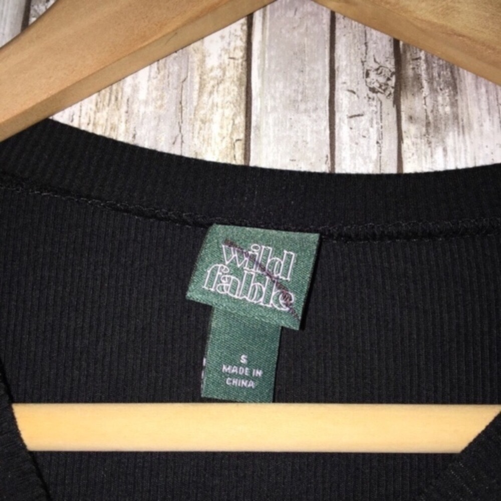 Wild Fable Black Embroidered Heart Ribbed Fitted Stretchy Crop Long Sleeve - Picture 4 of 4